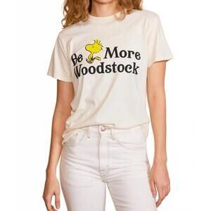 NEW PEOPLE OF LEISURE peanuts be more woodstock short sleeve tee in ivory